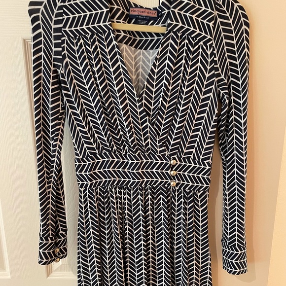 Vineyard Vines Dresses & Skirts - Vineyard Vines Faux Wrap Dress